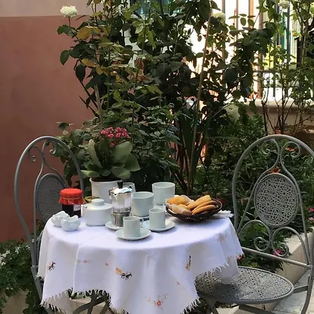 Nel Giardino Di Ester فندق مبيت وإفطار